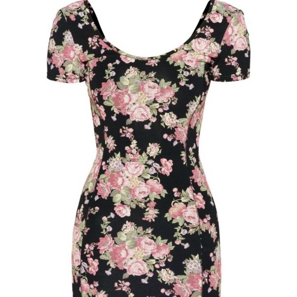 Talula (Aritzia) Flower Dress - Picture 3 of 8